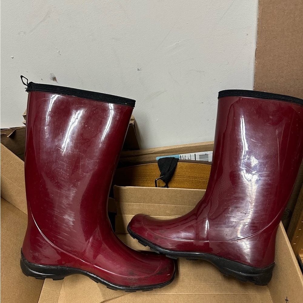 Red Kamik Heidi rain boot